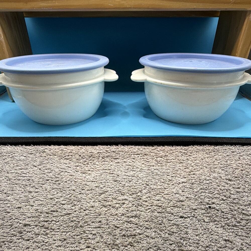 Tupperware 5pc Round Storage Container Set w/ Lids, 16 oz & 26 oz Christmas - Picture 4 of 10